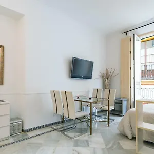 Holidays Isbilia Centro Sevilla